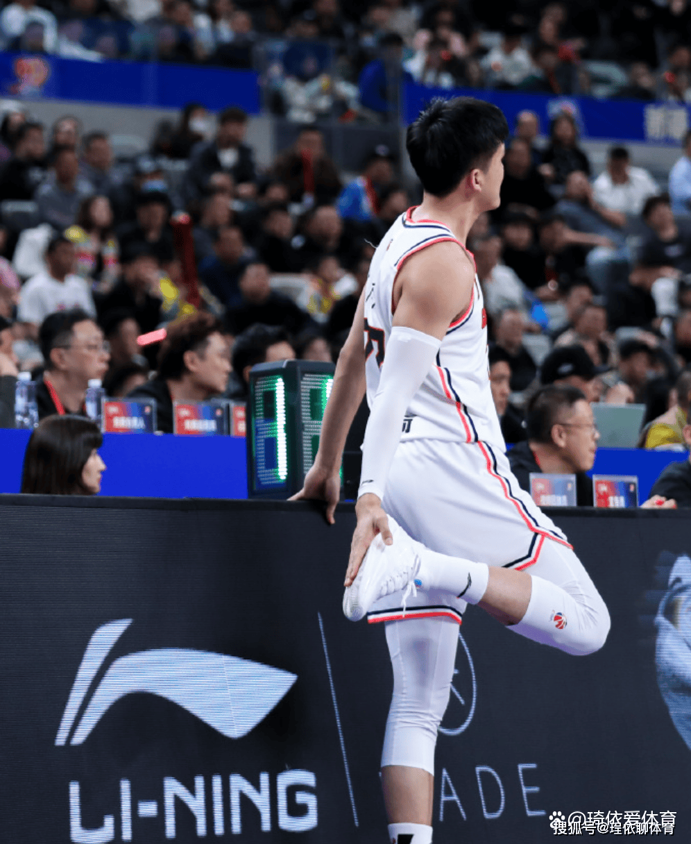 CBA风云：转会惊现南北大交易，北京捡漏防守尖兵，山东组双保险