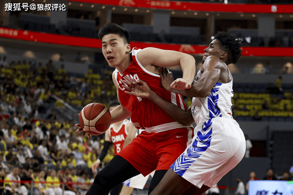 皇冠体育平台-王俊杰观察｜除了球迷充满期待男篮4号位 CBA俱乐部高层也为之疯狂
