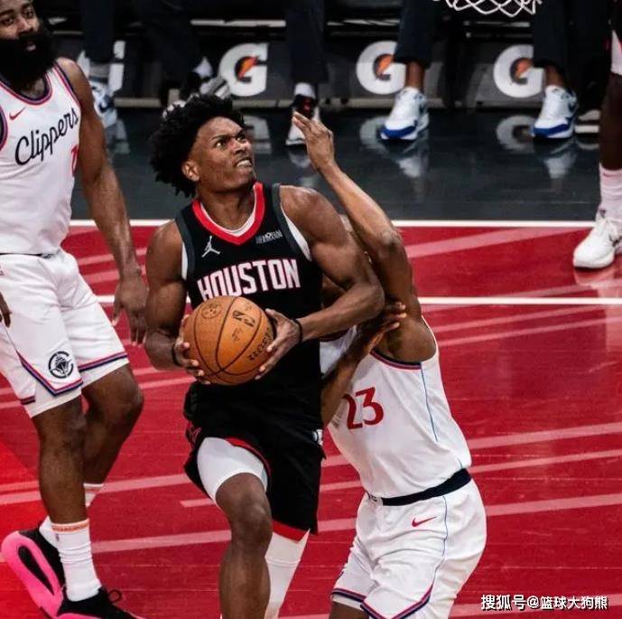 前锋变控卫？名记建议阿门转型！3大优势在手，可化身火箭队战术核心