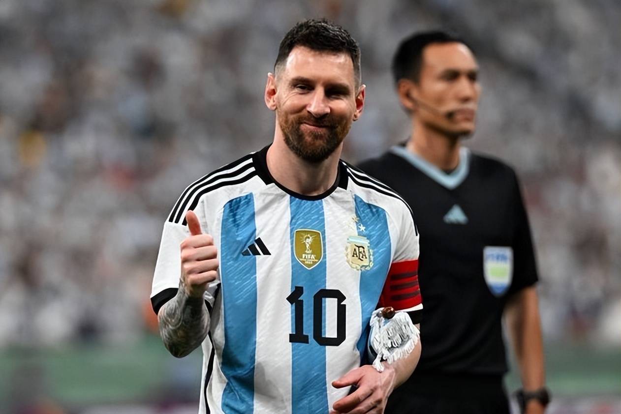 迪马利亚力挺梅西出战世界杯，就像当年的马拉多纳一样