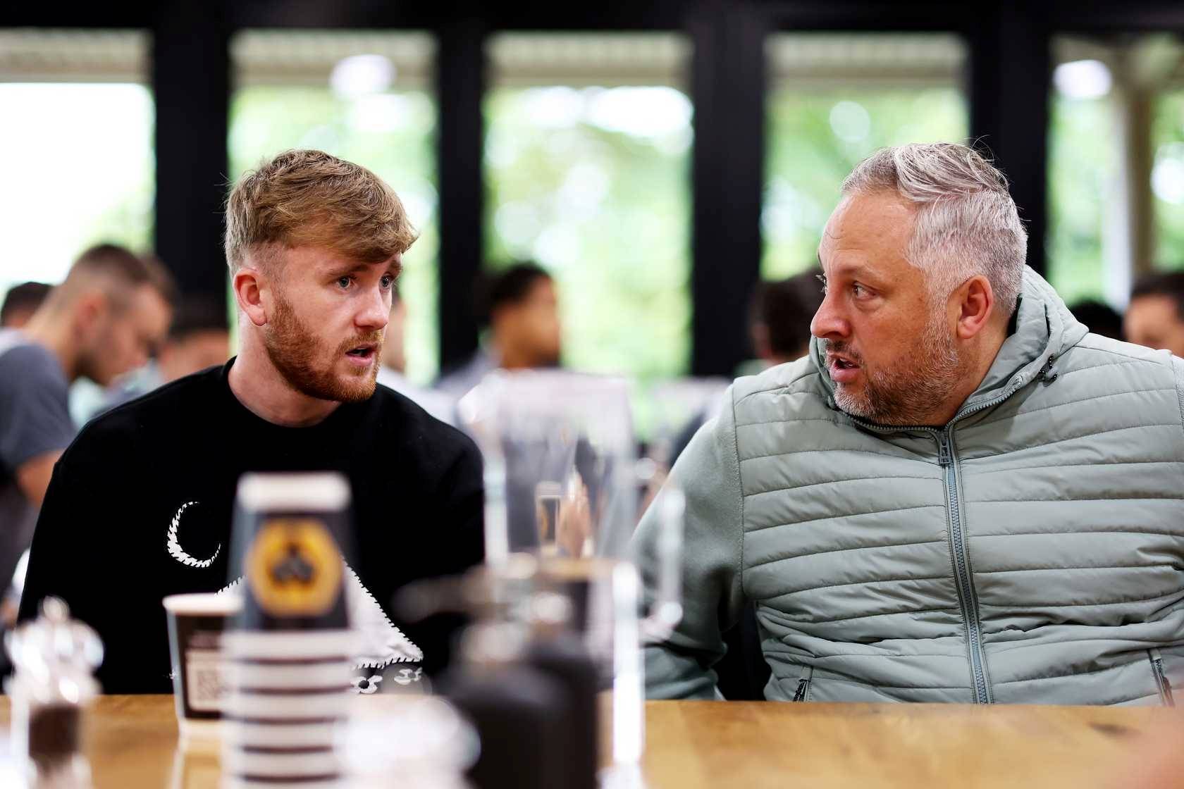 皇冠HG-BBC：水晶宫会面前狼队体育总监霍布斯，他看了对水晶宫vs切尔西