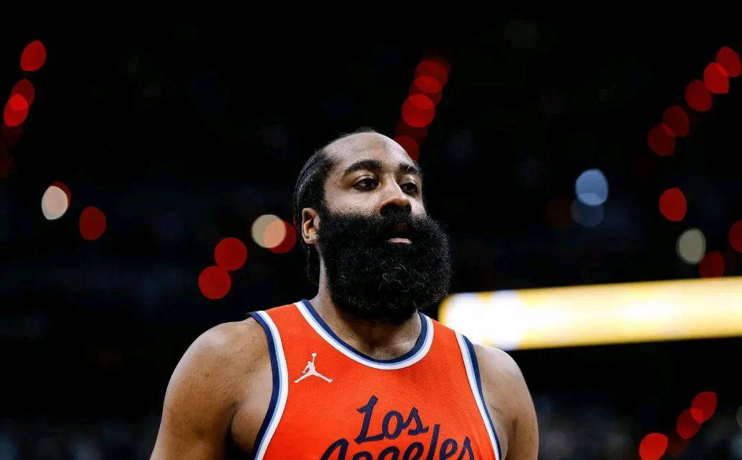 洛杉矶快船前景暗淡，内部问题缺乏解决方案