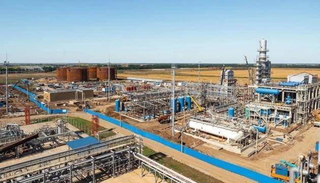 皇冠中国-乌军使用远程无人机袭击俄罗斯克拉斯诺达尔边疆区炼油厂