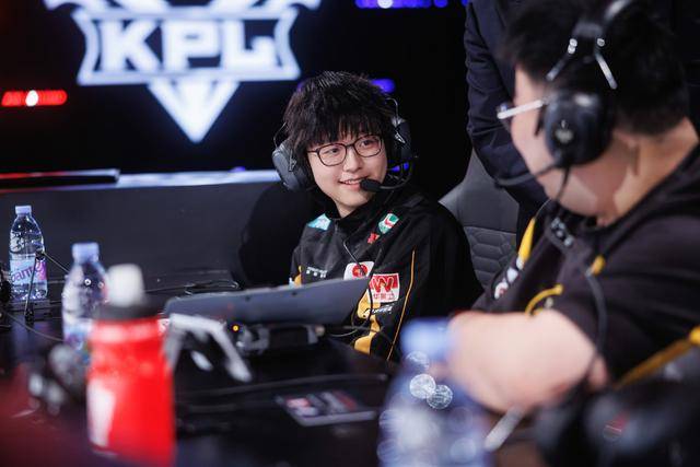 狼队大战WB前瞻，小胖暖阳再交手，老林大战SK，一笙是变数