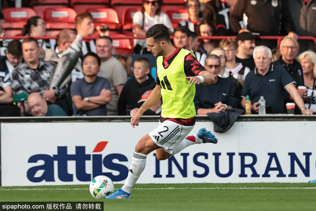 皇冠体育首页-曼联惨遭低级别球队淘汰，拜耳勒沃库森火上浇油