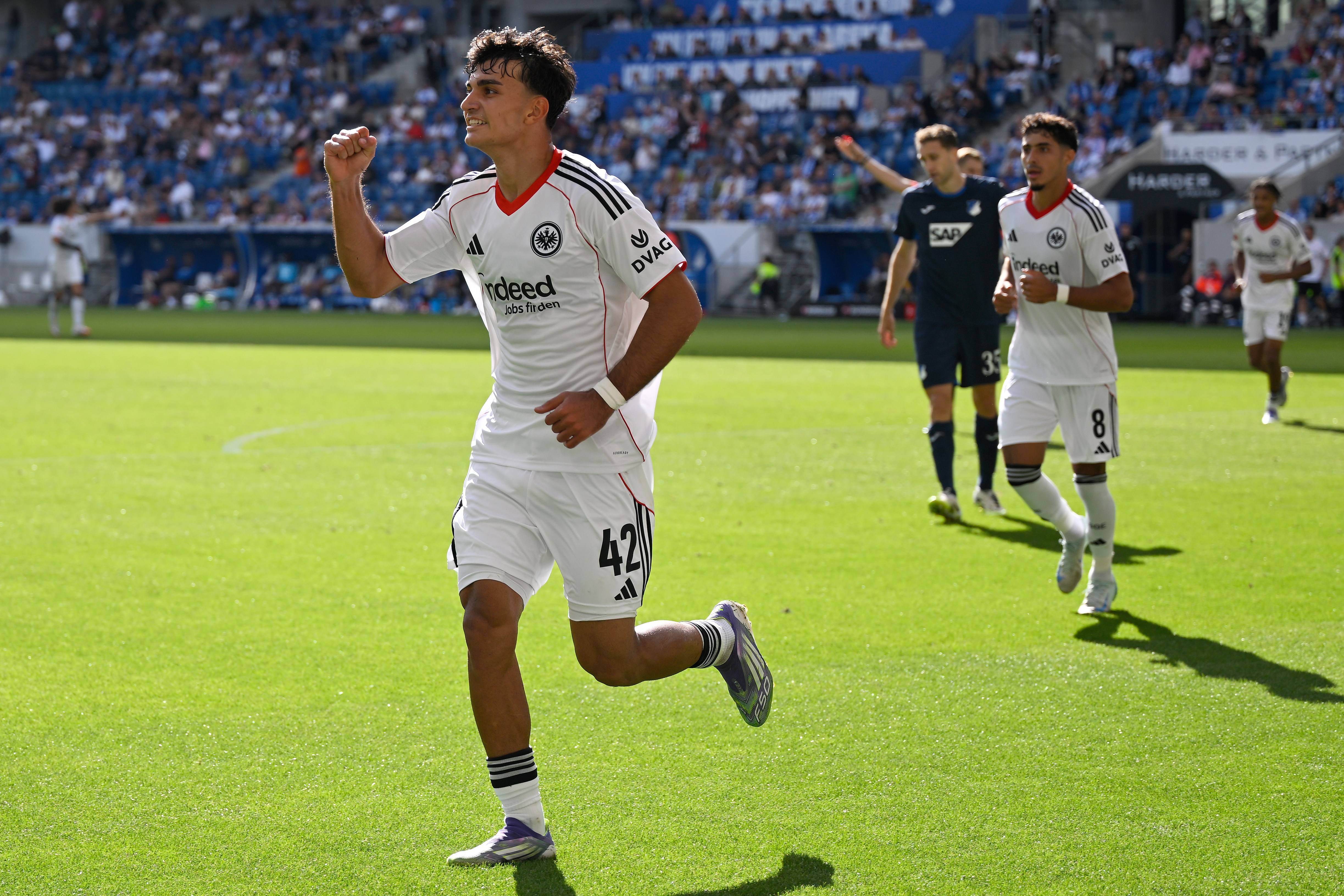 皇冠HG-（体育）足球——德甲：法兰克福胜霍芬海姆