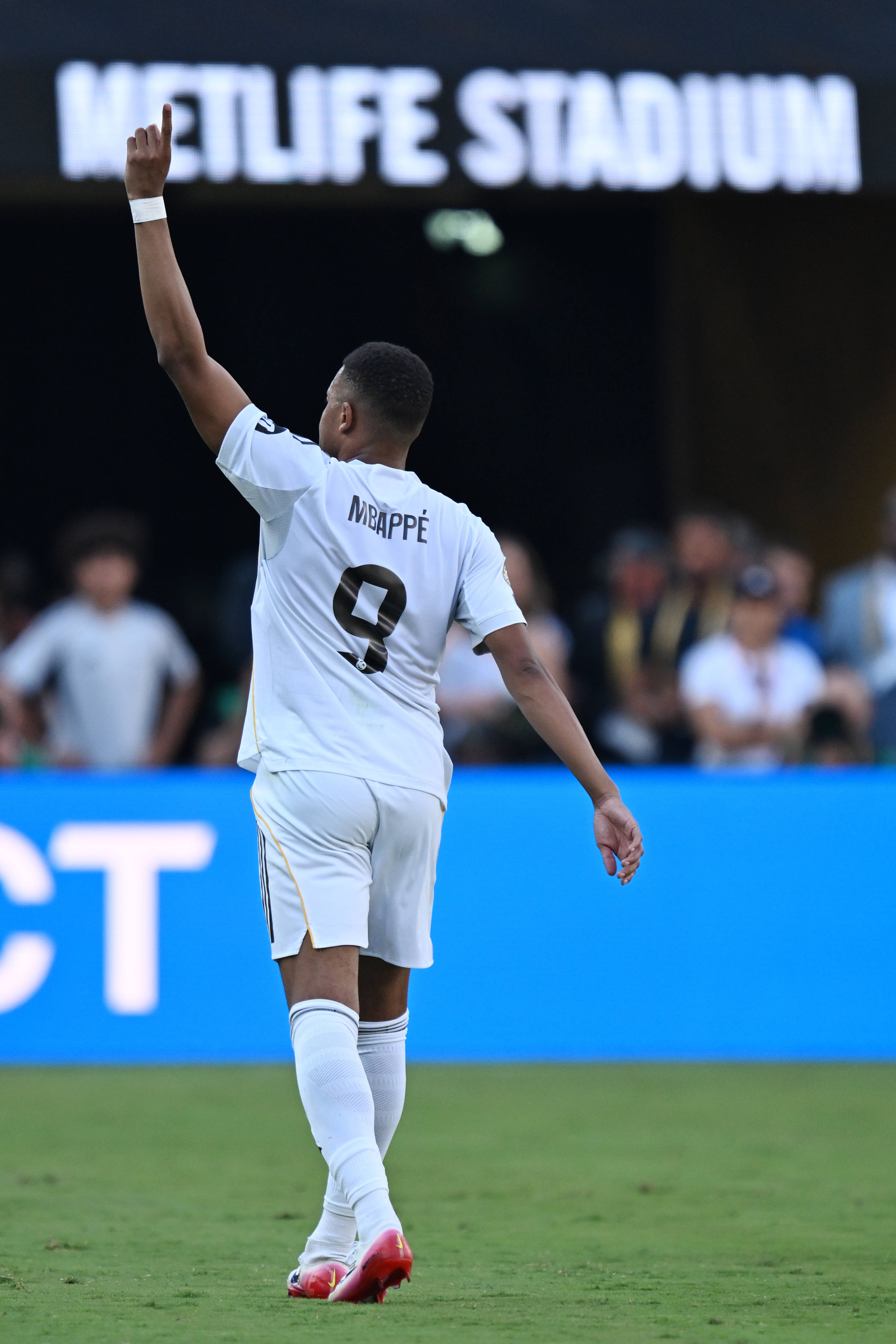 皇冠体育-足球世俱杯｜皇家马德里晋级四强