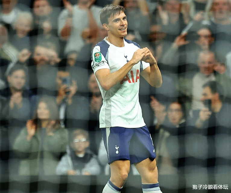 豪门携手晋级16强:埃泽破荒阿森纳2-0福登传射曼城2-0热刺3-0