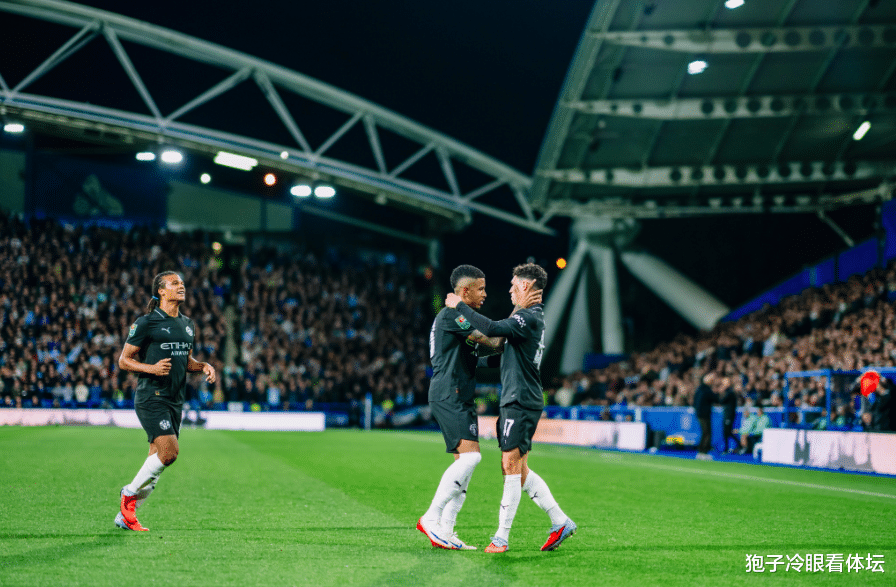 豪门携手晋级16强:埃泽破荒阿森纳2-0福登传射曼城2-0热刺3-0