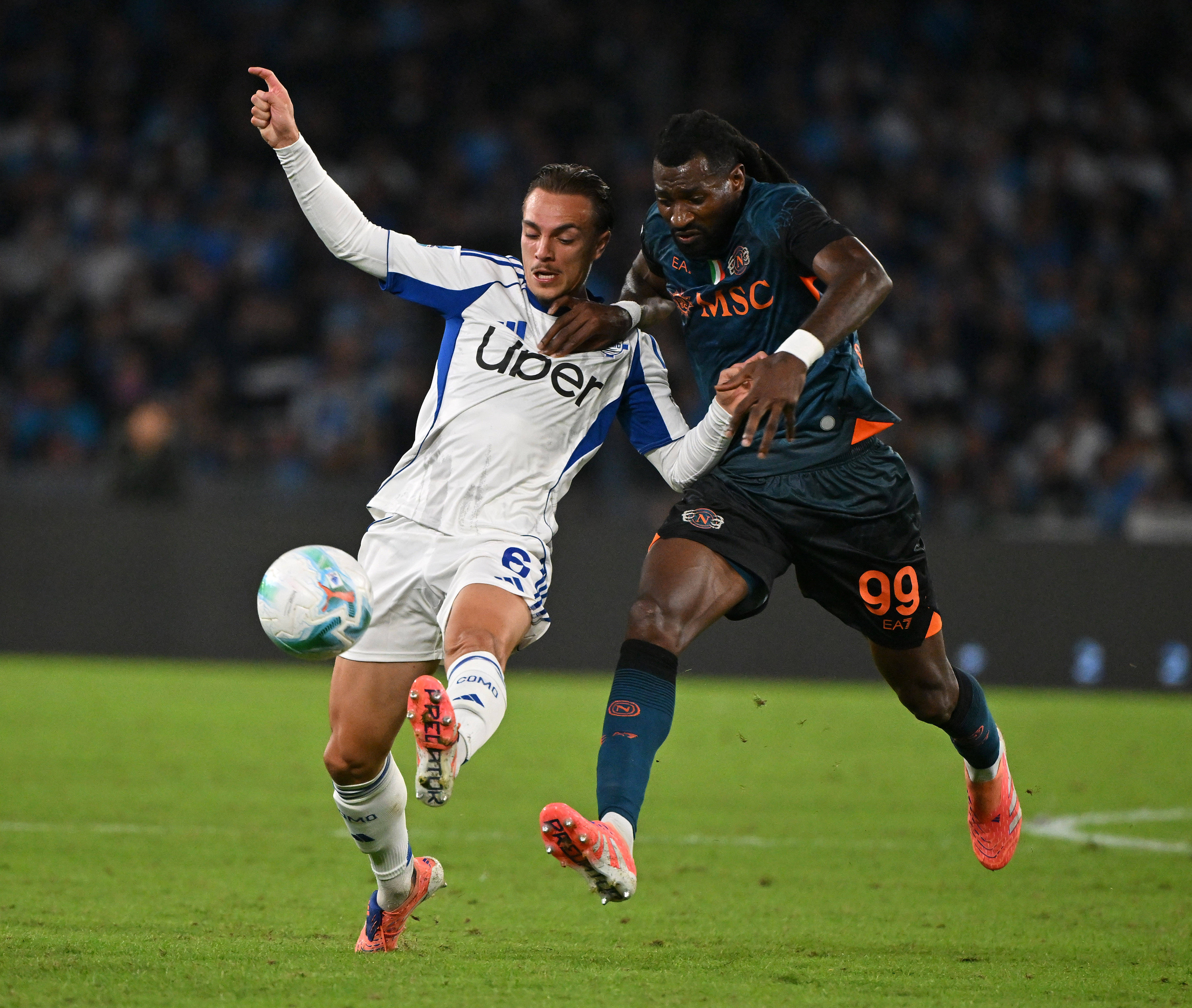 （体育）足球——意甲：那不勒斯平科莫